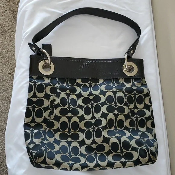 Authentic Coach shoulder bag - Picture 3 of 3